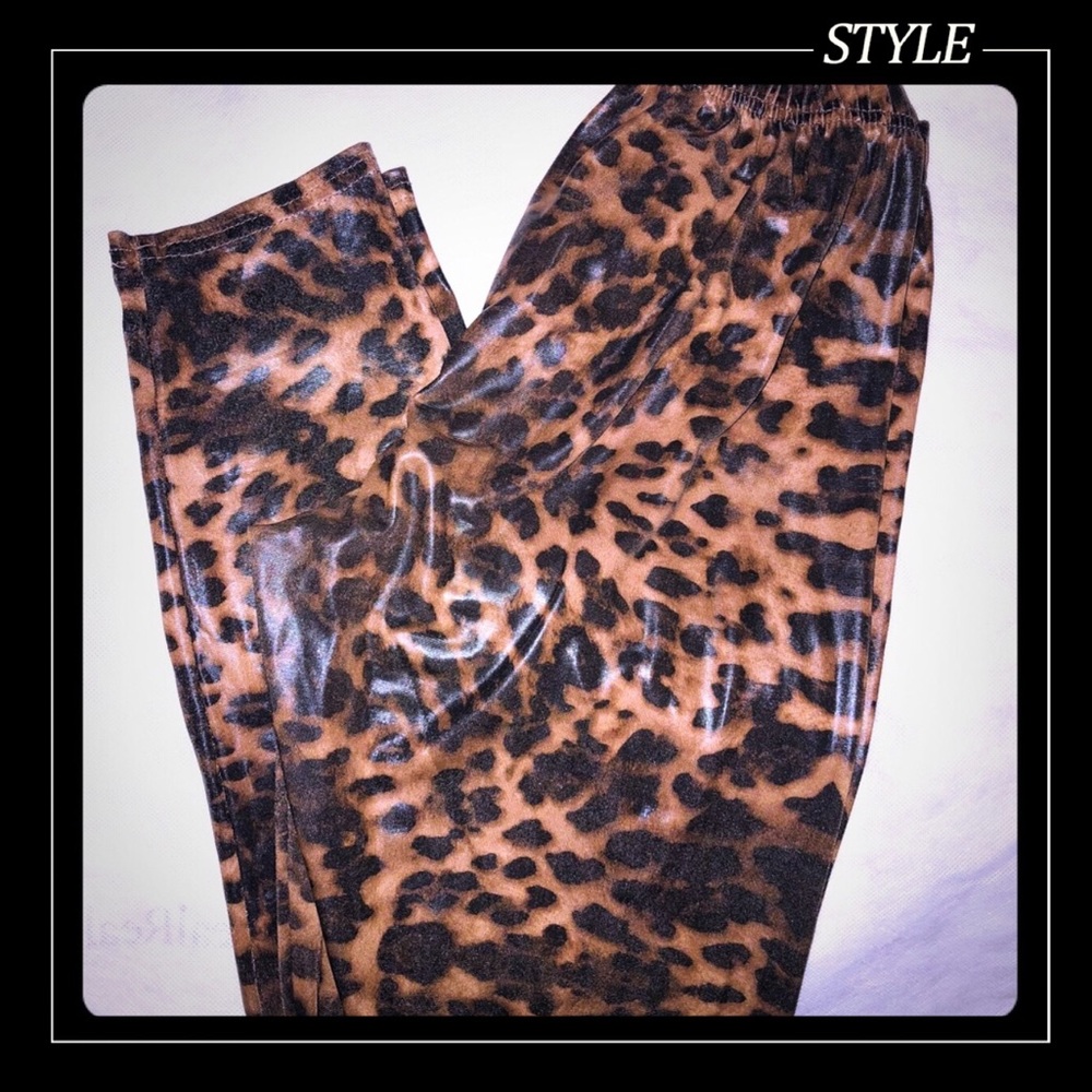 ❤️  3 for $20 Shiny Leopard print Leggings